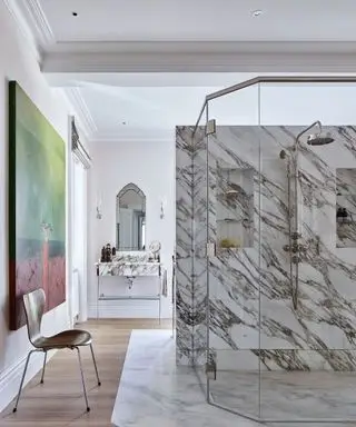 Idee per l'illuminazione del soffitto del bagno