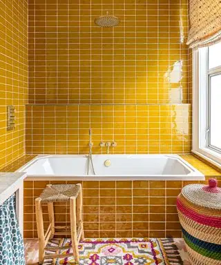 Idées de couleurs de salle de bain avec du carrelage jaune