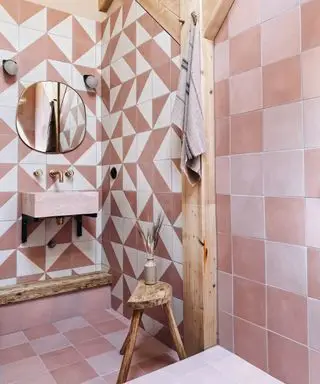 carrelage de douche rose