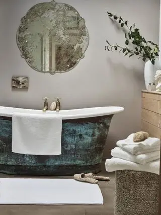 Hvitt baderomsteppe fra The White Company