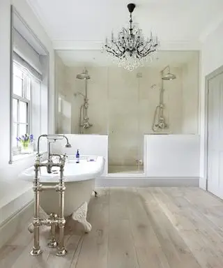 Trend w postaci podwójnych głowic prysznicowych