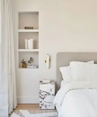 Soverom Feng Shui med hvit ordning