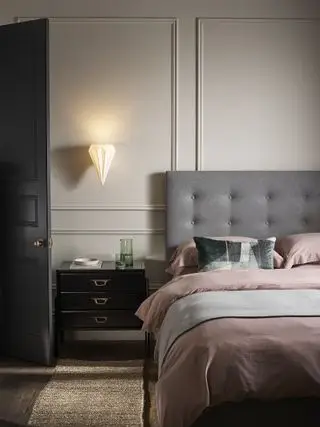 Art deco væglampe i moderne soveværelse fra Original BTC