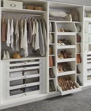 My Fitted Bedroom の靴収納ソリューション