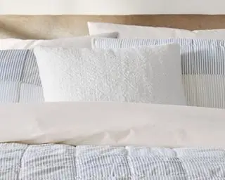 Je lepšie spať bez vankúša? Odborník vysvetľuje výhody a nevýhody