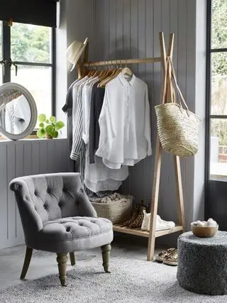 Tringle à vêtements en bois Axel par Nordic House