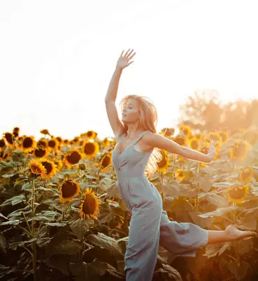 The Higher Powers of the Angel Number 33