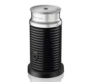 Nespresso Aeroccino 3 sur fond blanc
