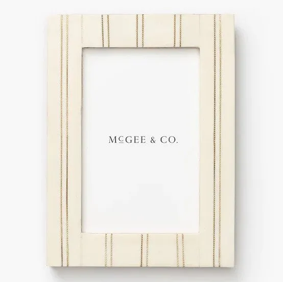 Pruhovaný rám obrazu' loading='lazy' title=