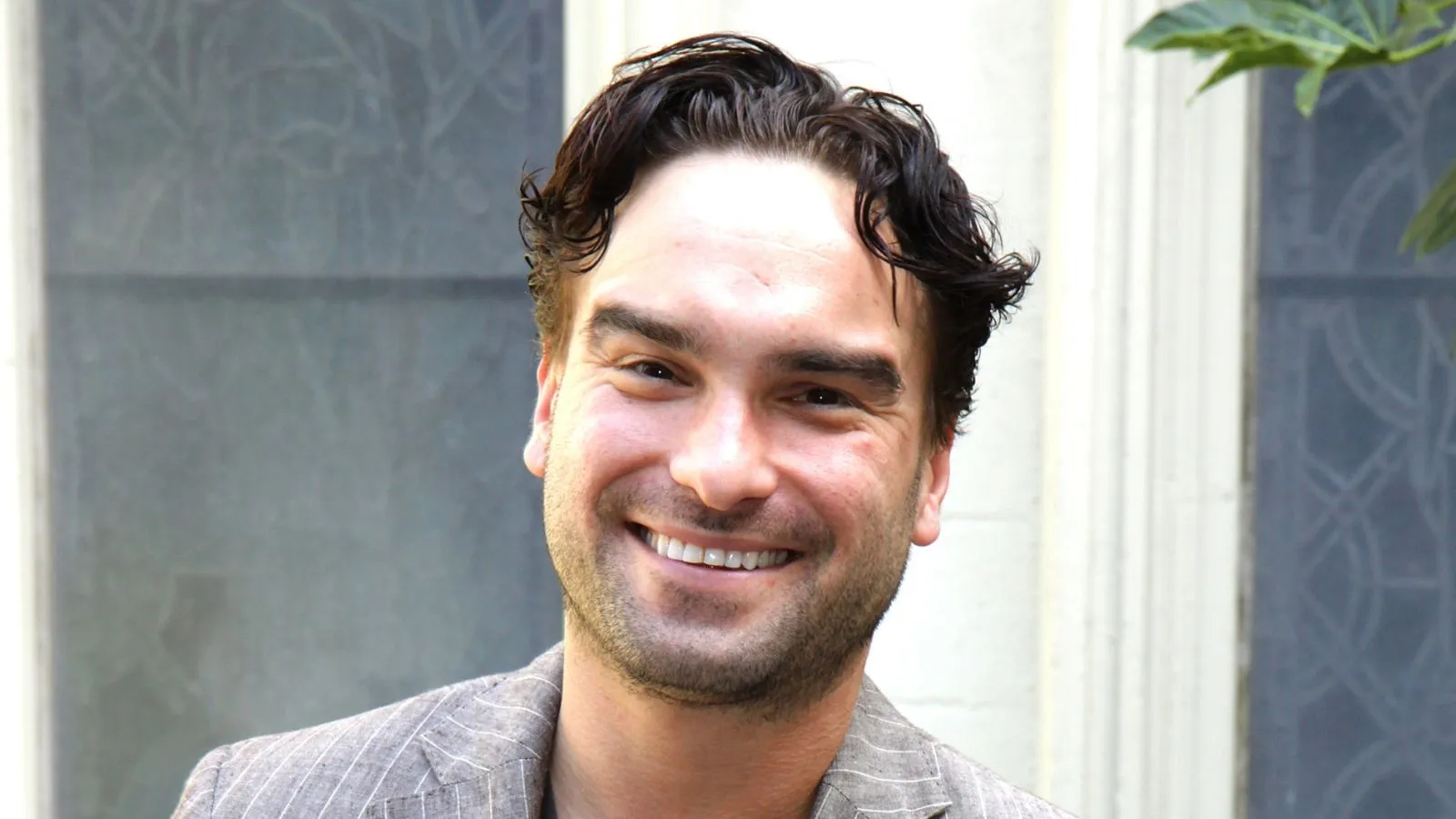 Johnny Galecki' loading='lazy' title=