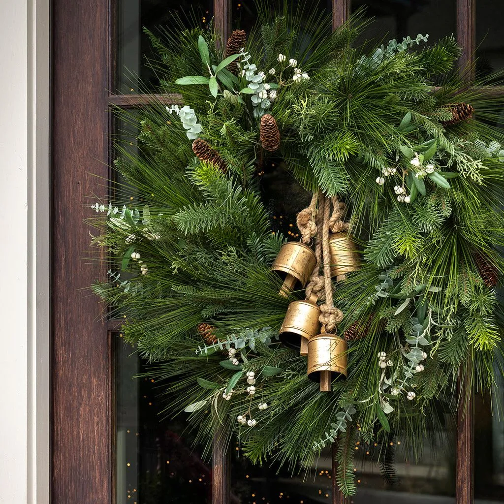 24 pommes de pin et amp; Fausse couronne de baies' loading='lazy' title=
