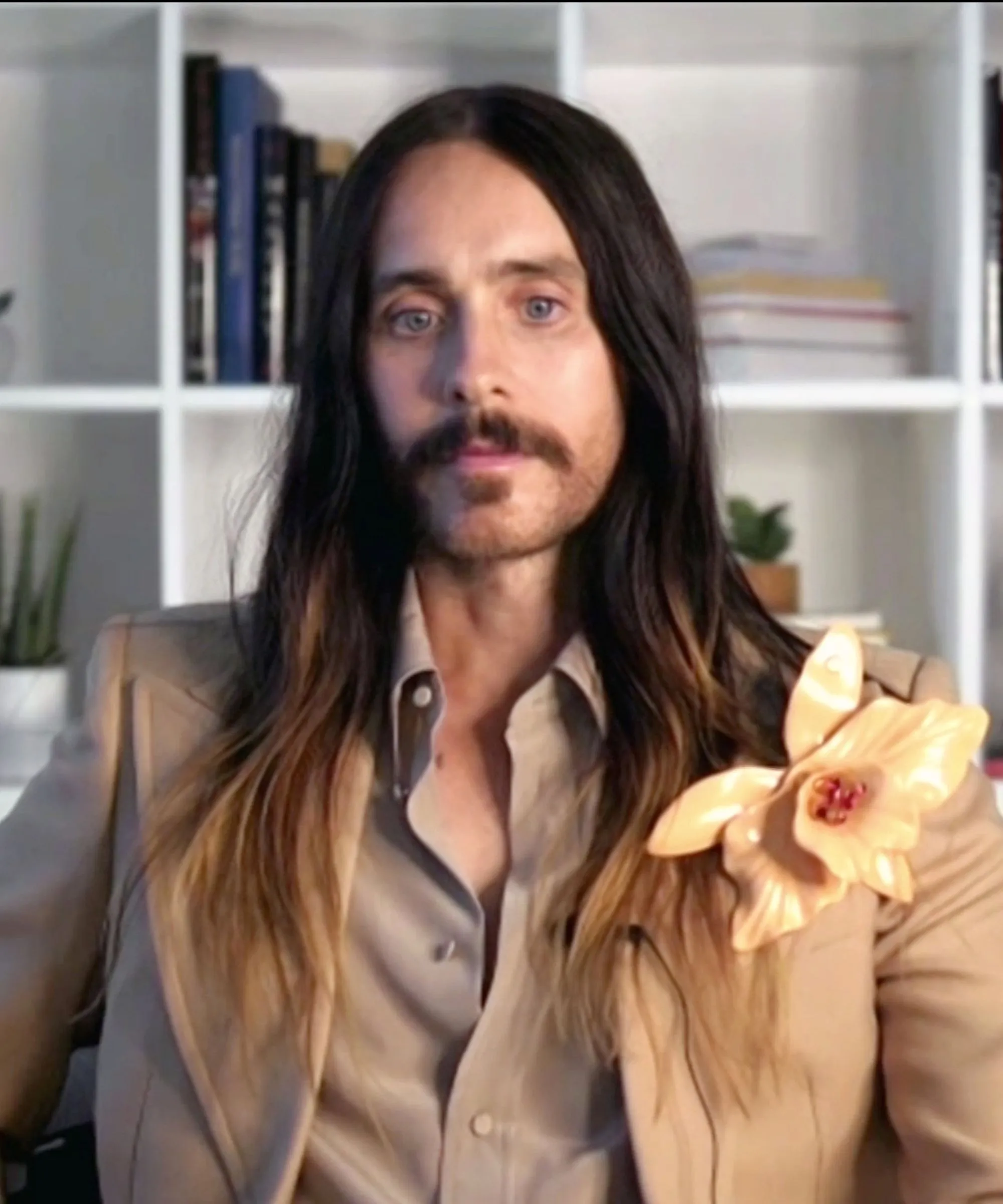 Jared Leto je Ikea Kallax' loading='lazy' title=