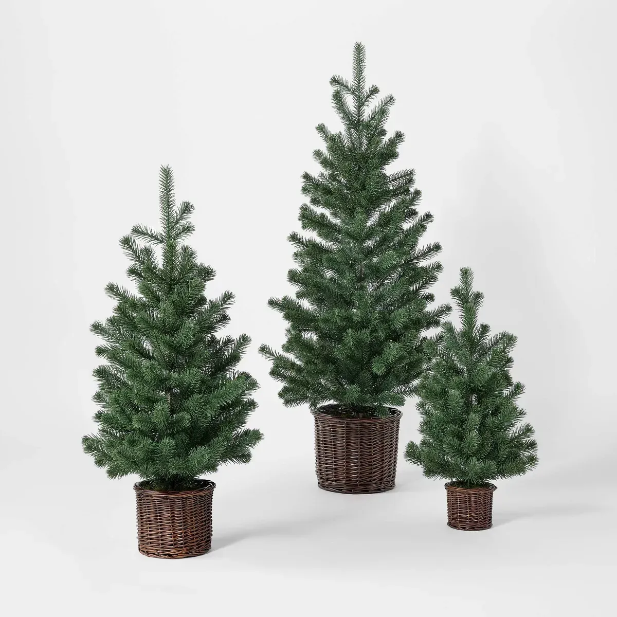 Künstlicher Weihnachtsbaum Fichte Blau - Threshold&trade; Entworfen mit Studio Mcgee' loading='lazy' title=