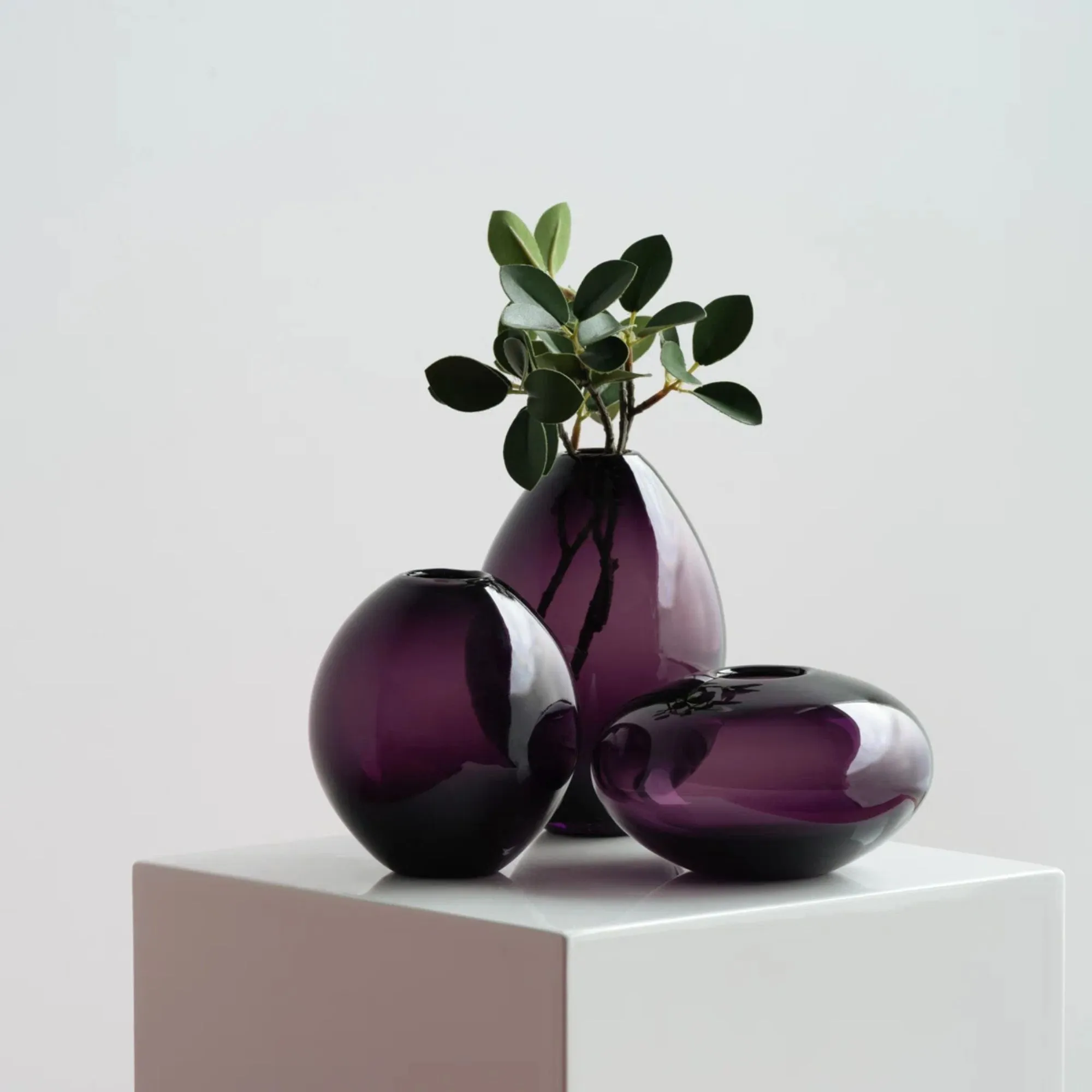 Ensemble de vases en verre soufflé à la main Cecile 3 pièces par Kelly Clarkson Home' loading='lazy' title=