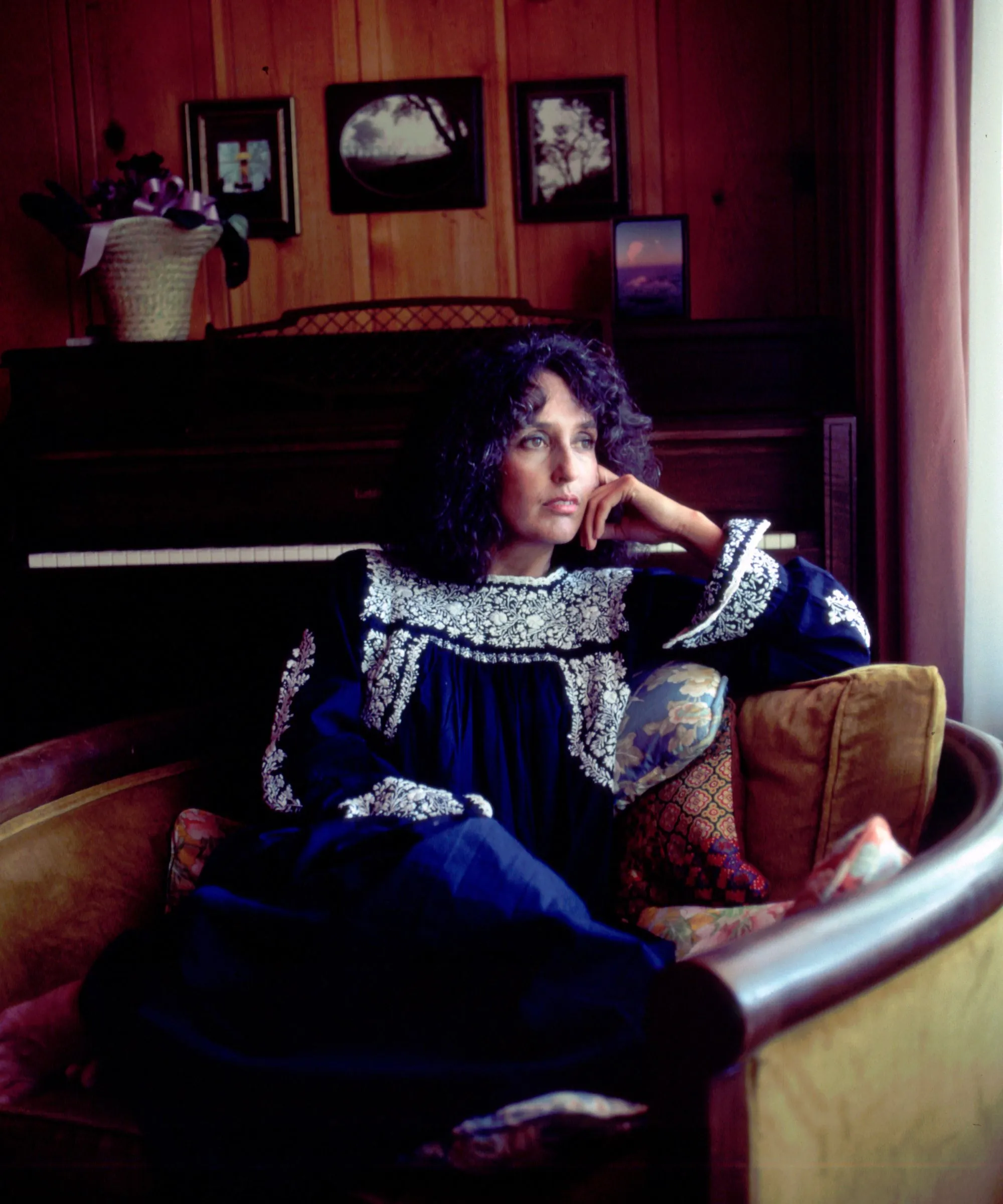 Joan Baez chez elle' loading='lazy' title=