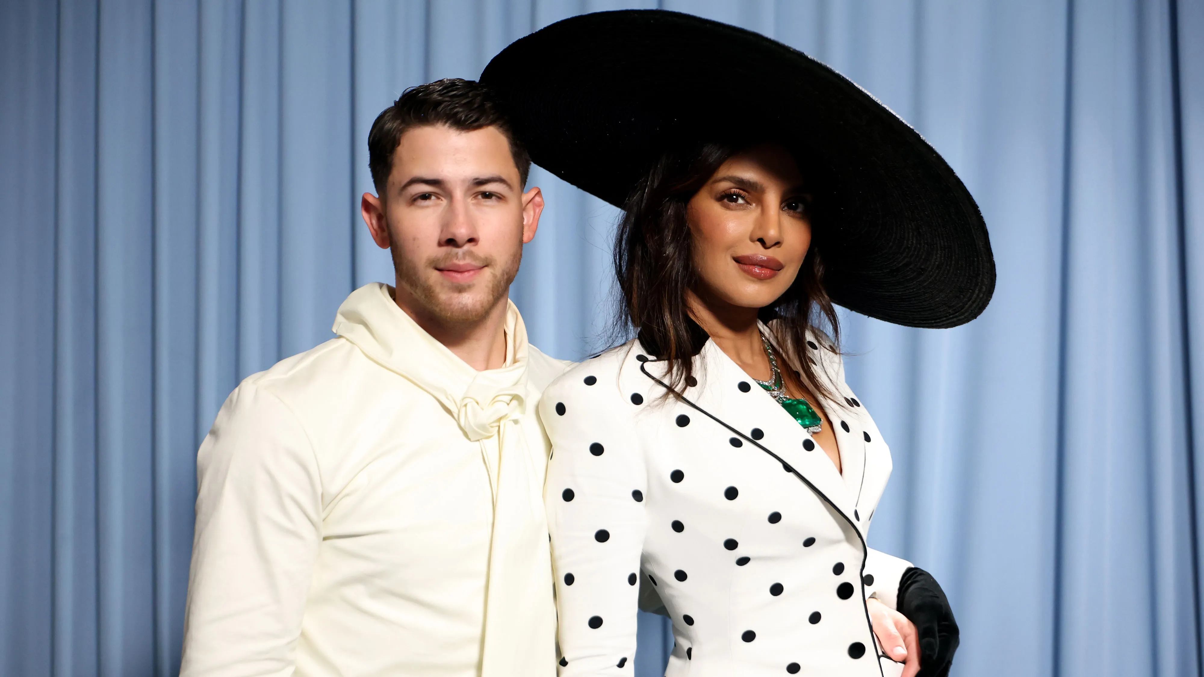 Nick Jonas et Priyanka Chopra Jonas assistent au Met Gala 2025 Celebrating Superfine: Tailoring Black Style au Metropolitan Museum of Art le 5 mai 2025 à New York.' loading='lazy' title=