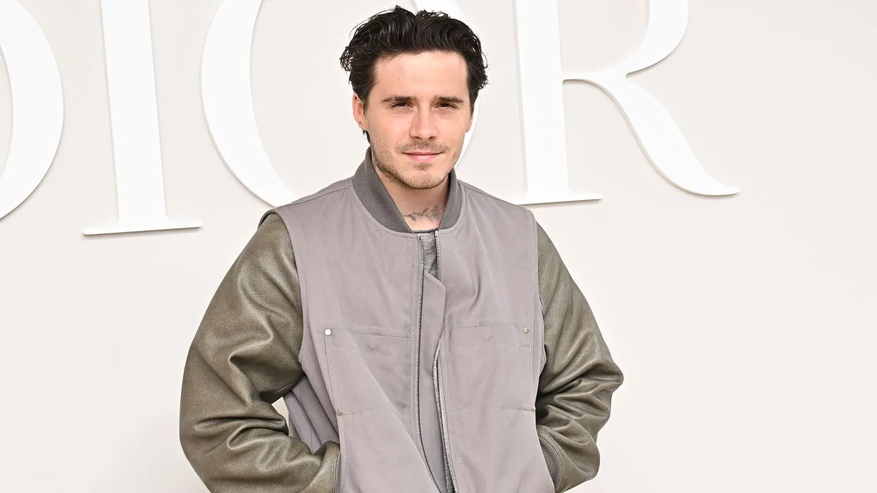 Brooklyn Beckham participe au défilé Dior Homme Menswear printemps-été 2025 dans le cadre de la Fashion Week de Paris le 21 juin 2024 à Paris, France.' loading='lazy' title=