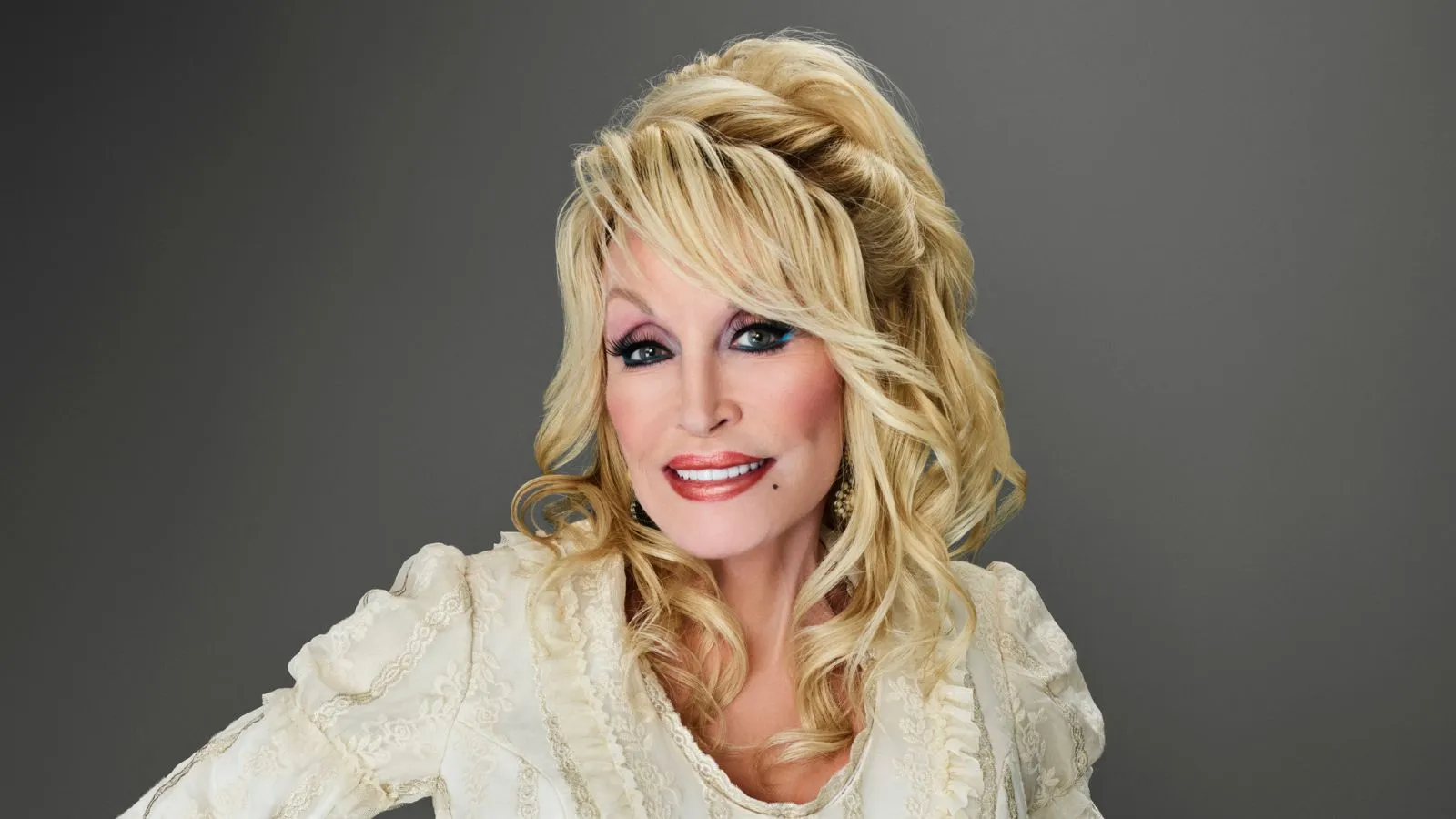 Dolly Parton' loading='lazy' title=