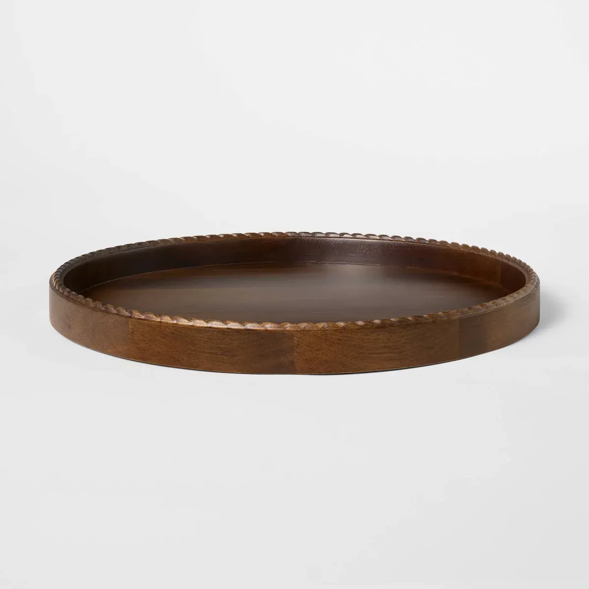 Drevený podnos s opleteným okrajom Tmavohnedý - Thresholdu0026#8482; Navrhnuté so štúdiom Mcgee' loading='lazy' title=