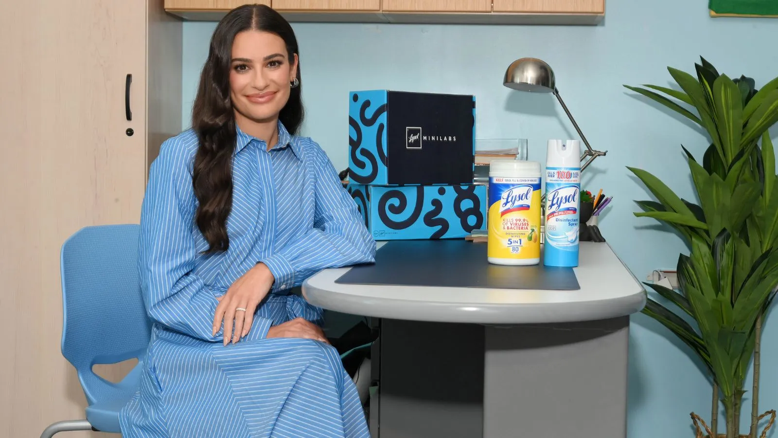 «J'ai toujours une lingette à portée de main et je l'utilise pour tout» – Christina Ricci explique le produit de nettoyage à 8 $ dont elle ne peut pas vivre sans