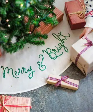 חצאית עץ חג המולד עם רקמה