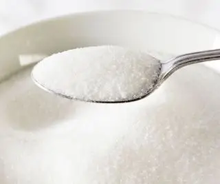 砂糖水はクリスマスツリーを復活させるのに役立ちますか?植物の専門家はこう警告しています