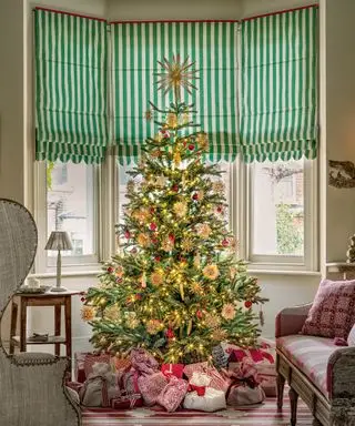 クリスマスツリートッパーのアイデア – ツリーのトップにぴったりのスタイリッシュな外観 15 選