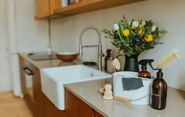 13 פריצות לניקוי האביב לניקוי קל יותר