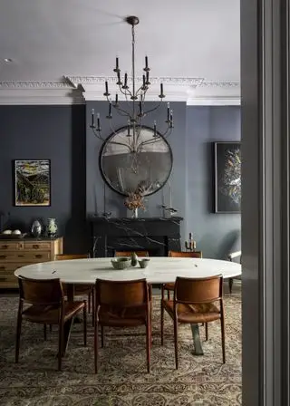 Farrow & Ball 대형 러그로 제작된 Downpipe의 회색 식당