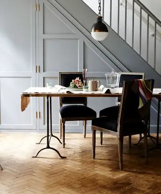 רעיונות לחדר אוכל קטן עם שולחן צר באולם