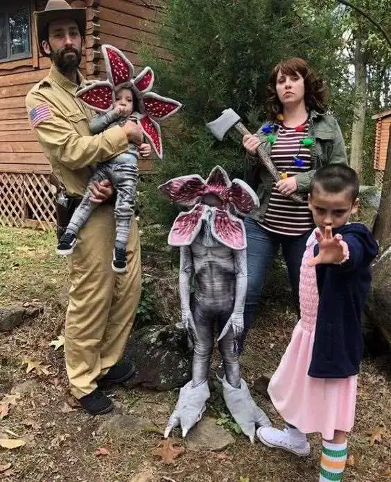 stranger things group costume halloween 2022