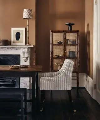 Como evitar que os móveis deslizem em pisos de madeira – 4 métodos para evitar arranhões no chão