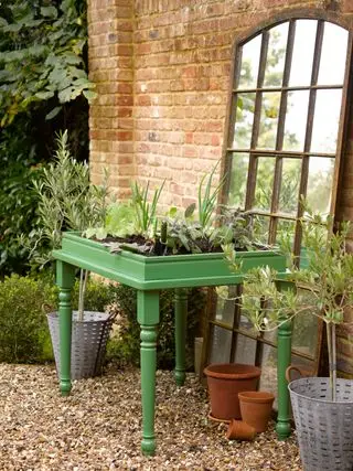 רעיונות לגינה למטבח - מיטה מוגבהת