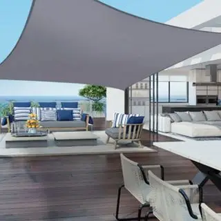 vela à sombra em uma varanda