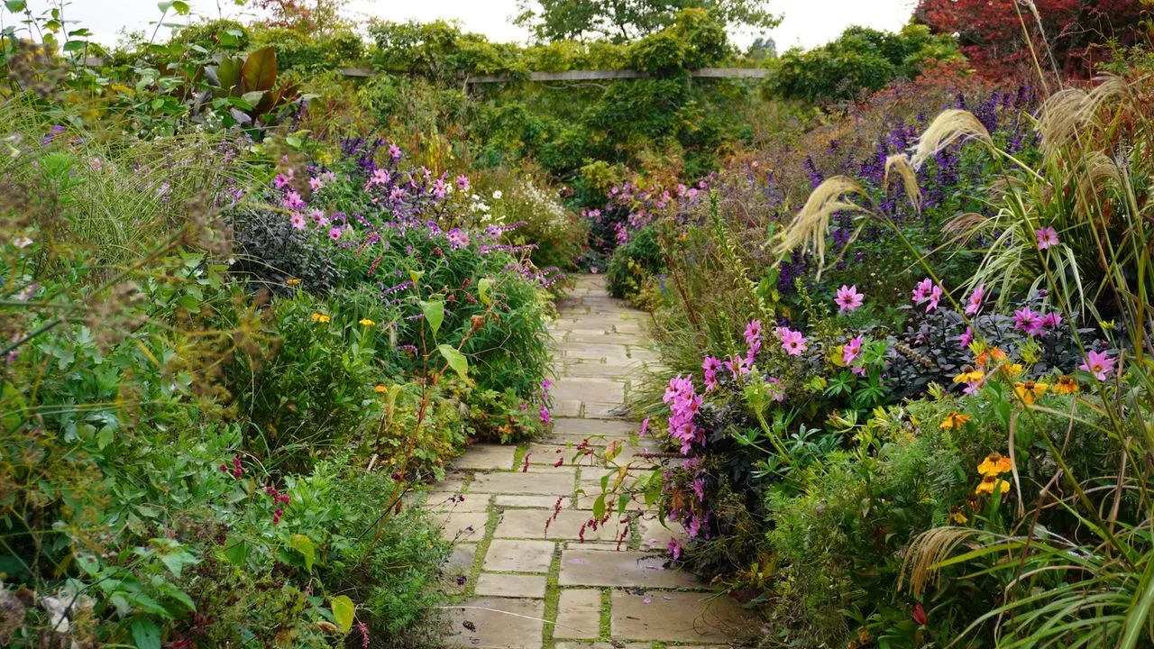 Gravetye Manor Flower Garden na jeseň' loading='lazy' title=