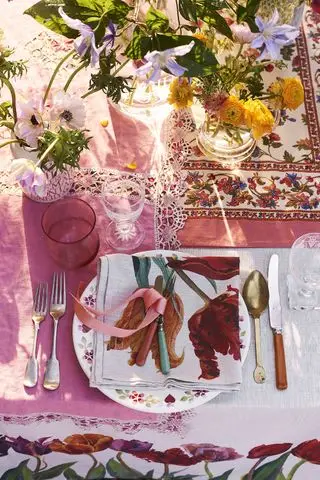 אמה ברידג'ווטר עריכת שולחן חיצוני