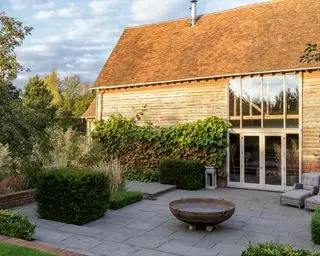 איך לתכנן גינה קטנה - הפק את המרב מחלל חיצוני זעיר