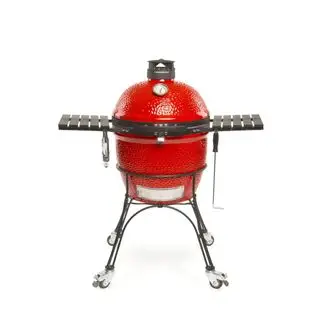 Un grill Kamado Joe II rouge sur fond blanc
