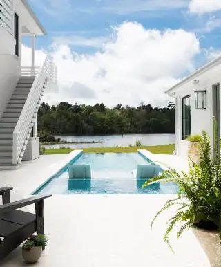 piscine avec terrasse