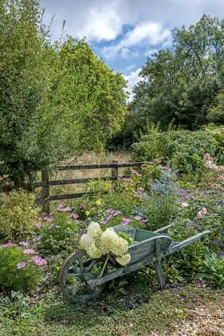 Stĺpový a koľajnicový plot s fúrikom