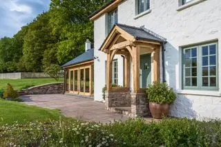 Idee per il portico di un cottage Struttura in rovere gallese