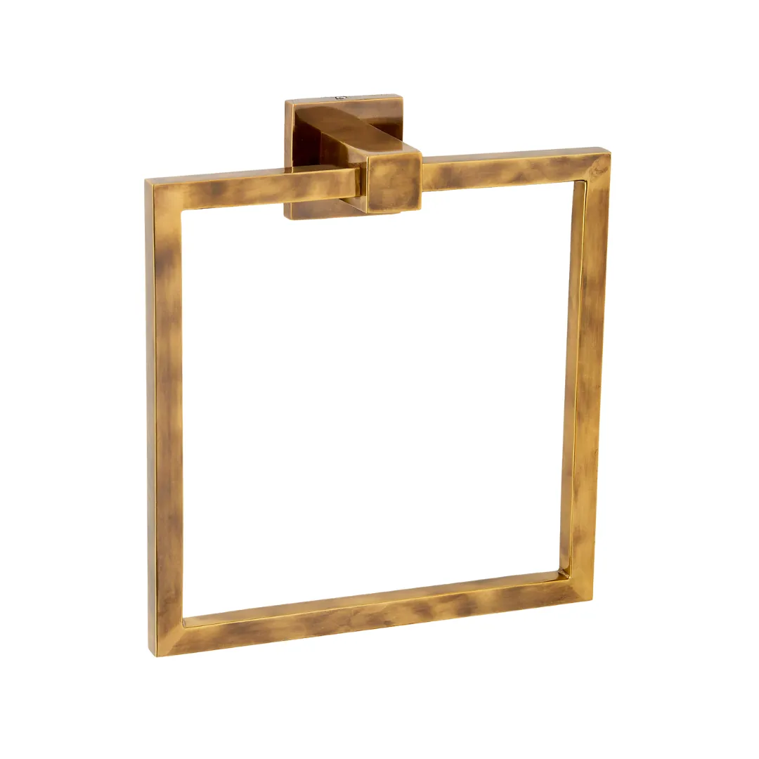 CB2 Jones Handtuchring aus gealtertem Messing' loading='lazy' title=