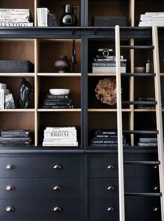 책으로 선반 꾸미기