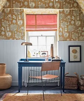 Idées de décoration murale de bureau avec du papier peint à motifs