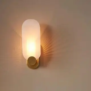 レトロなゴールドの壁取り付け用燭台