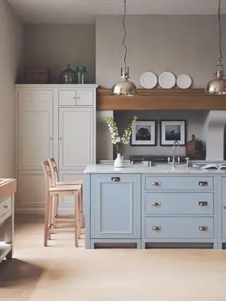 חדר אוכל כחול