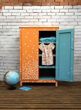 רעיונות ריהוט מצוירים לחדרי ילדים - ארון בגדים