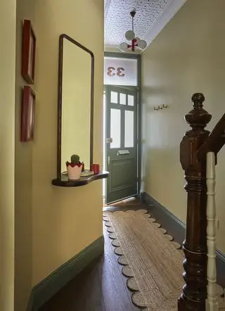 Petit couloir jaune et vert