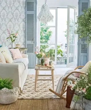 Décoration champêtre française avec volets