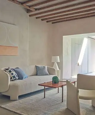 5 przestarzałych trendów w meblarstwie, w które żałuję (i projektanci się z tym zgadzają)